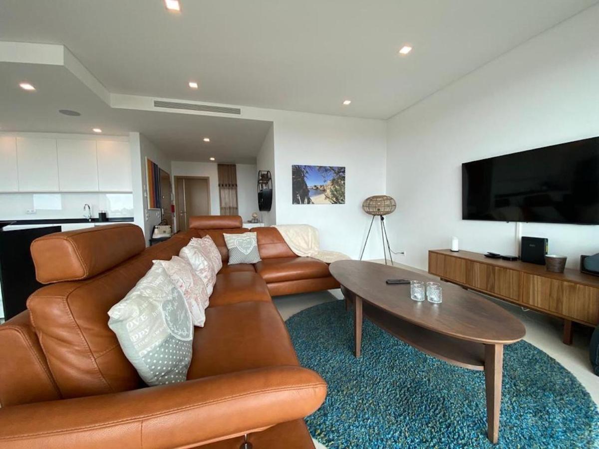 Apartment Penthouse By The Marina